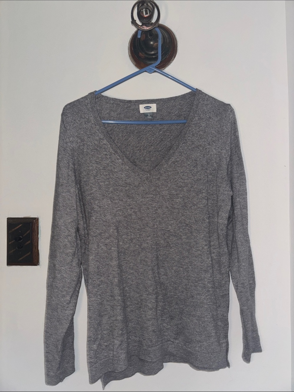 GAP Women's Heather Gray V-Neck Sweater
